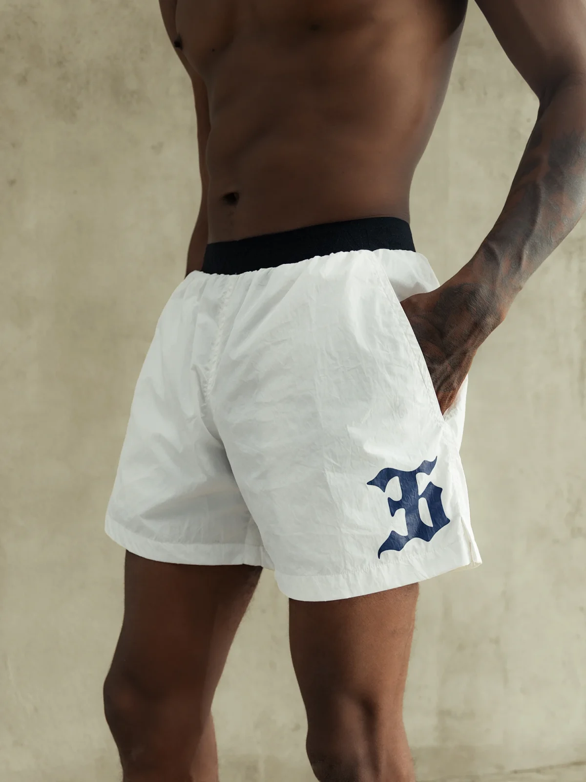 360 daily short white V1